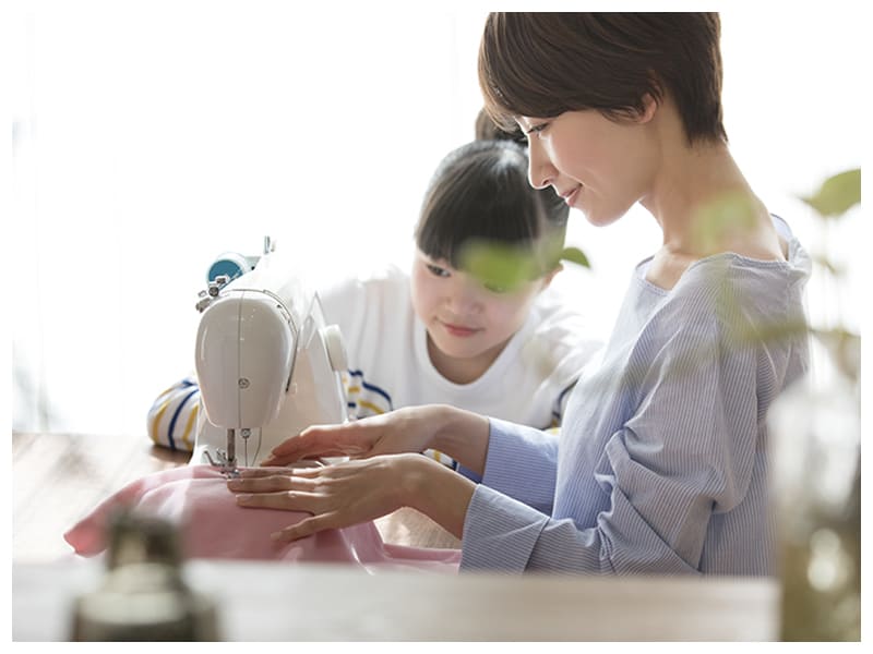 ミシンを大切に使っているイメージ